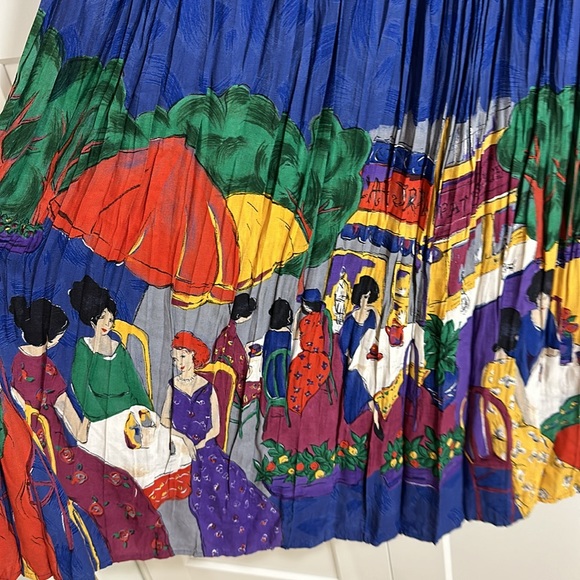 Vintage Skirt With “Cafe Setting” Lower Design that has Tons of Style - Picture 4 of 8